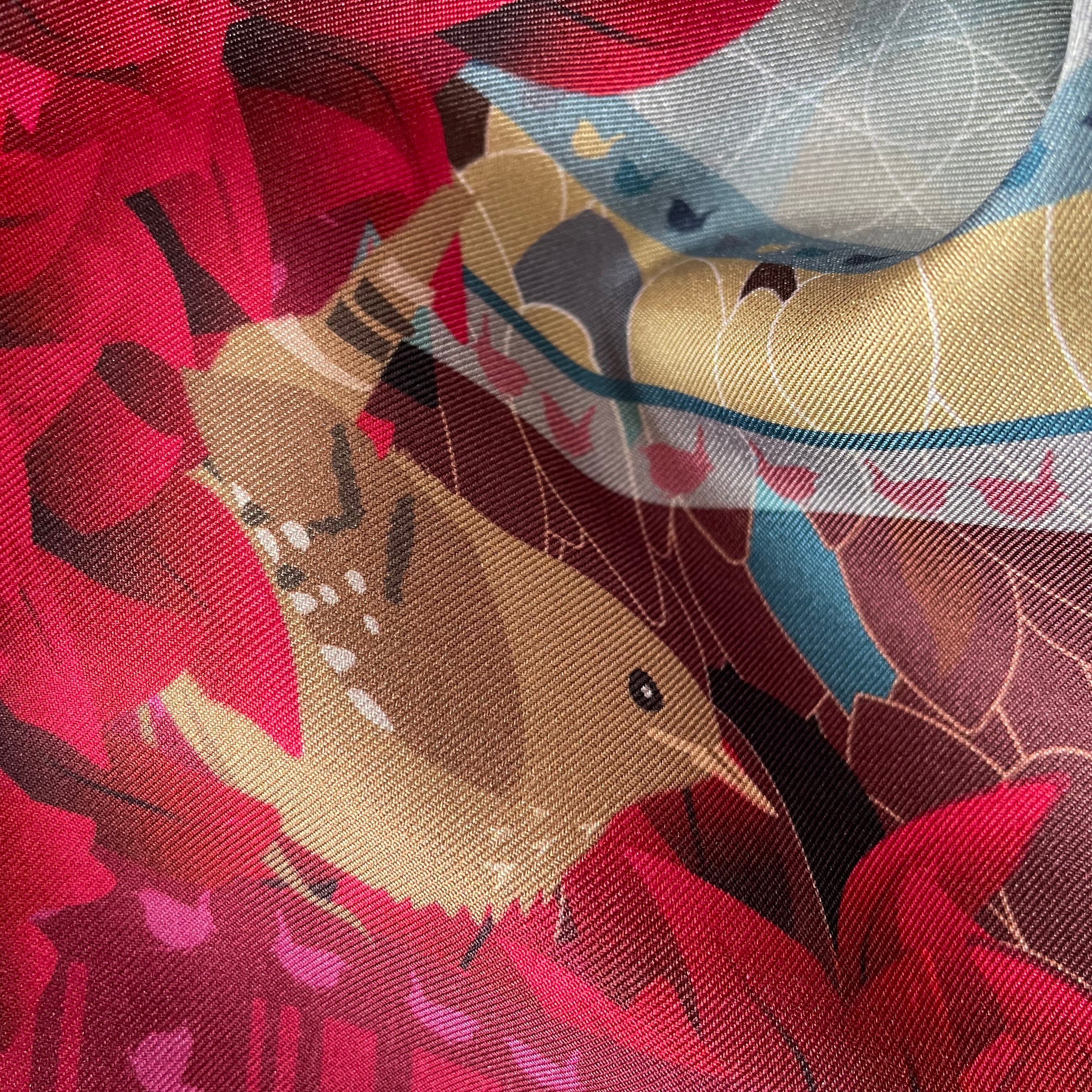 THE EAGLE & THE WREN | AN T-IOLAIR & AN DREATHAN-DONN | GRAND SILK SCARF | 130cm x 130cm