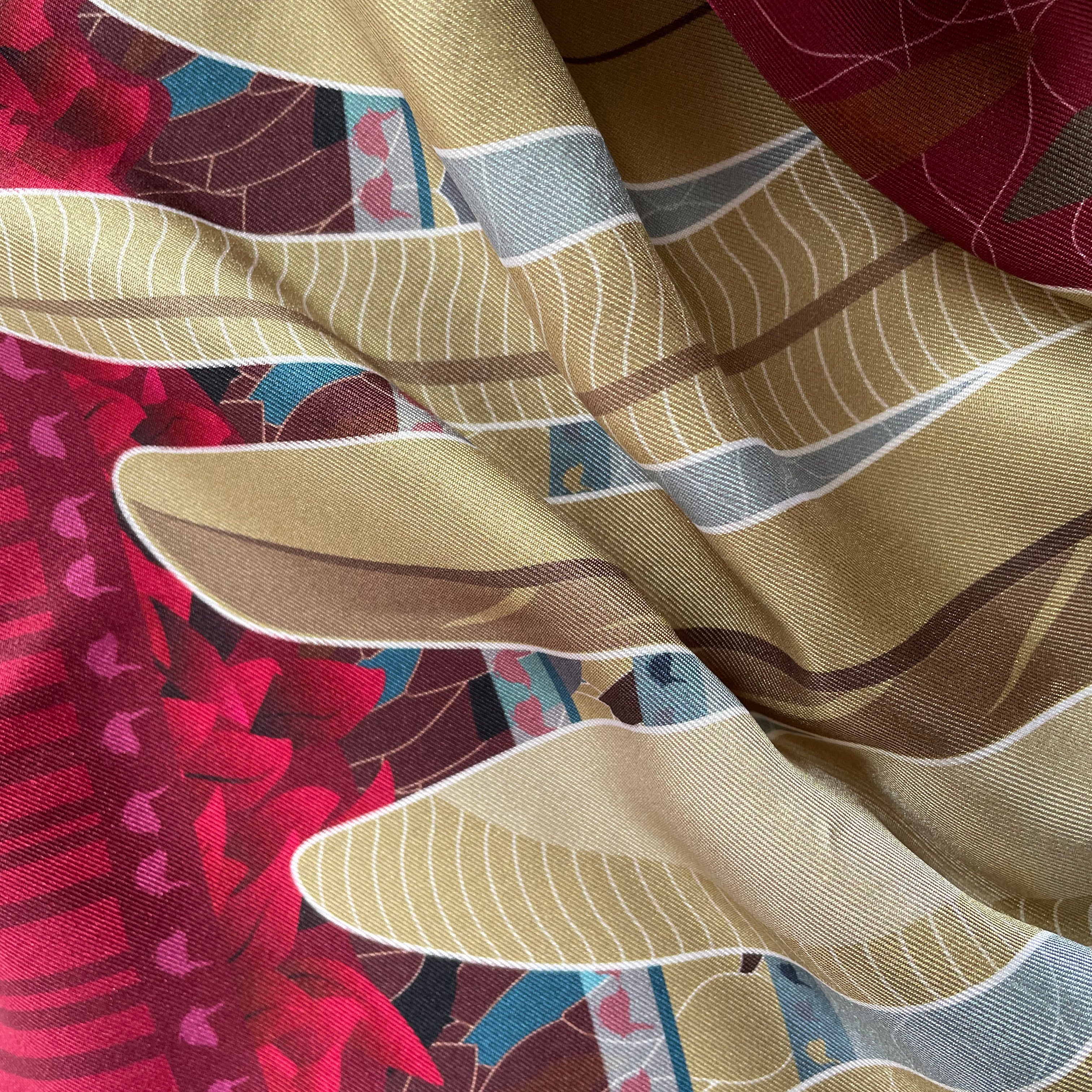 THE EAGLE & THE WREN | AN T-IOLAIR & AN DREATHAN-DONN | GRAND SILK SCARF | 130cm x 130cm