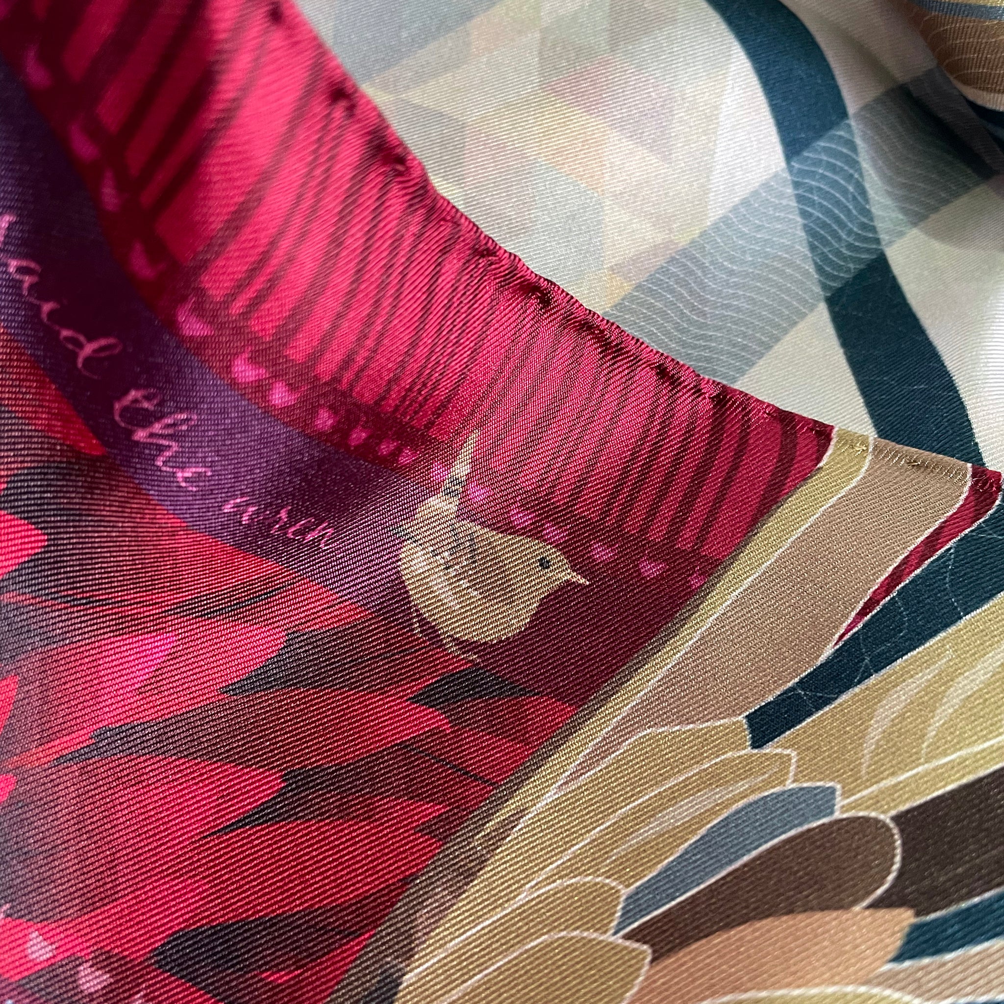 THE EAGLE & THE WREN | AN T-IOLAIR & AN DREATHAN-DONN | MIDI SILK SCARF | 65cm x 65cm